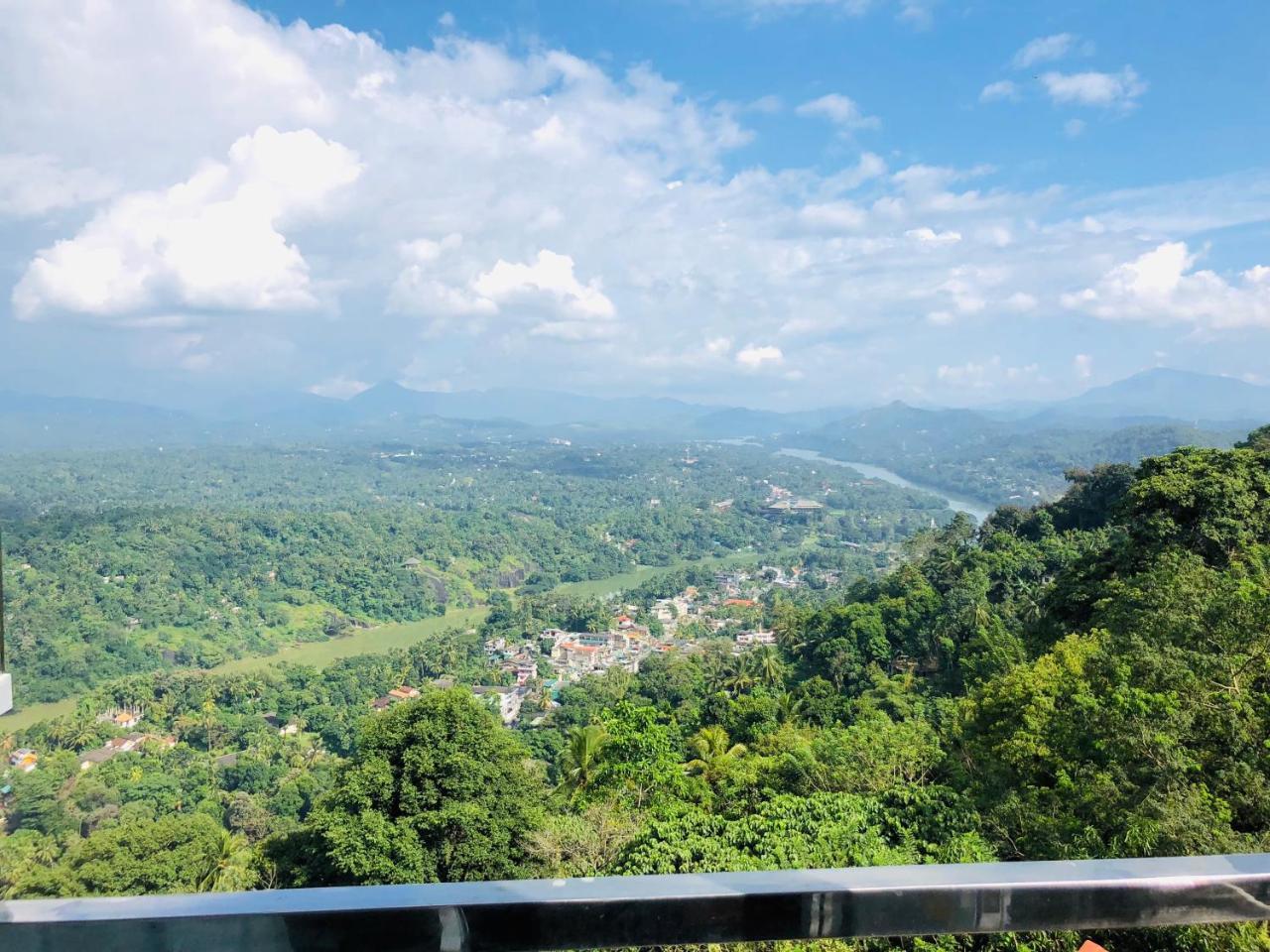 Mount Blue Kandy Hotel Exterior photo